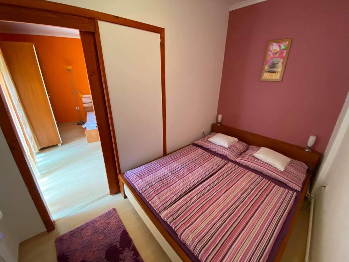 Hellasz Apartman Дьюла Экстерьер фото