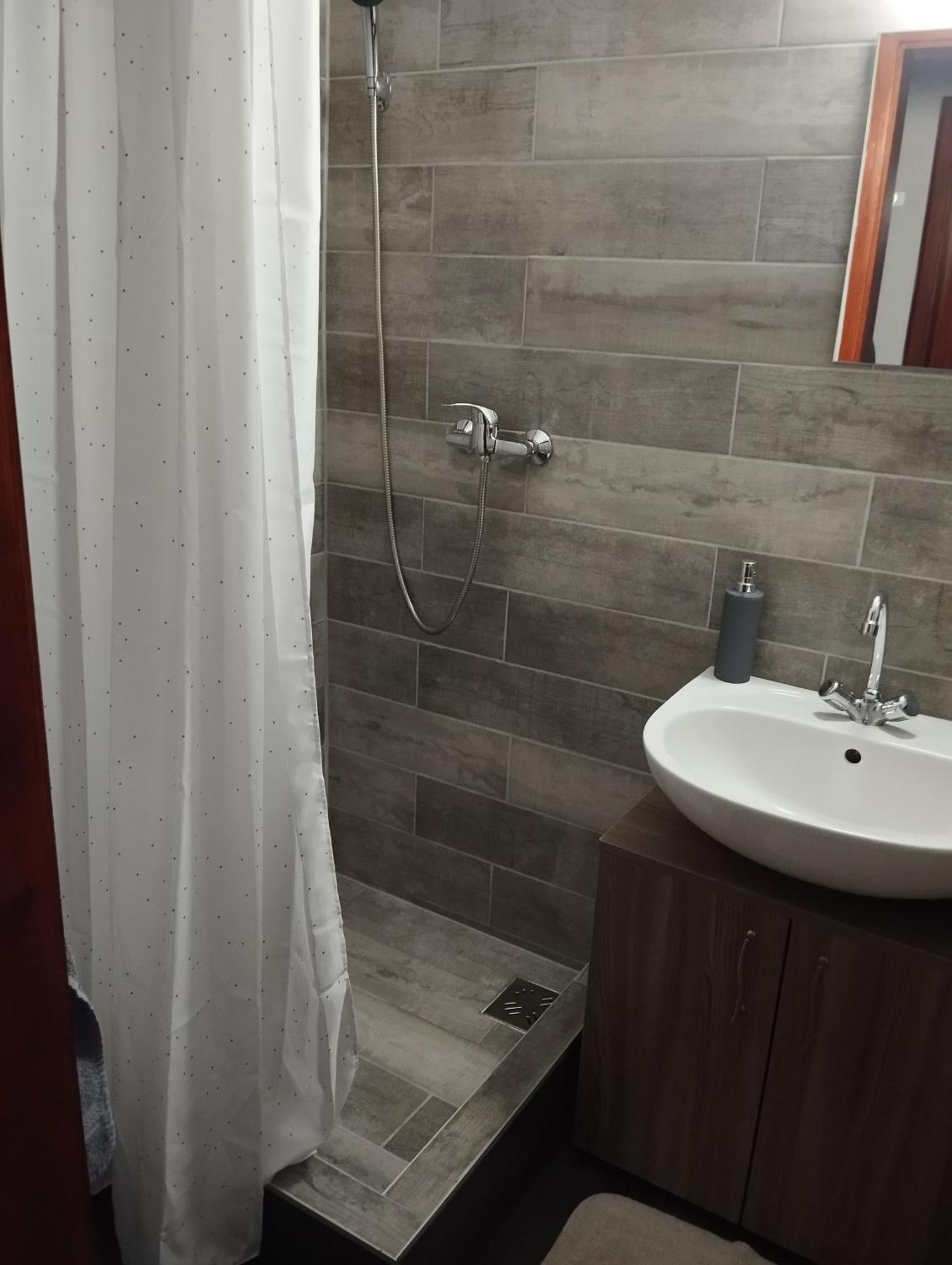 Hellasz Apartman Дьюла Экстерьер фото